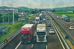 Europarlement stopt concurrentie Oost-Europese trucker